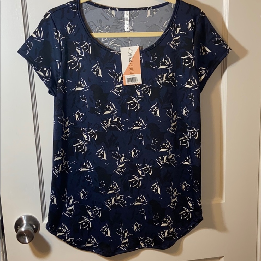 NWT Honey and Lace Oakland T